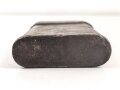 Reinigungsgerät vermutlich um 1900, Maße der Dose etwa 2,5 x 7,5 x 11cm
