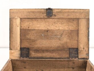 1.Weltkrieg, Zubehörkasten für MG 08/15. Ungereinigtes Stück, die seitlichen Griffe nach dem Krieg angebracht