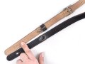 Trageriemen Wehrmacht, schwarzes Leder Breite 2cm, Gesamtlänge 114cm, datiert 1940