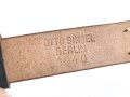 Trageriemen Wehrmacht, schwarzes Leder Breite 2cm, Gesamtlänge 114cm, datiert 1940