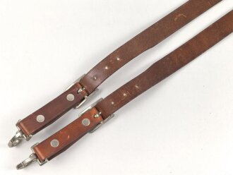 Schweiz ? Paar massive Trageriemen, Breite etwa 33mm, Gesamtlänge je 95cm