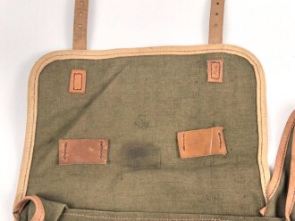Frankreich wohl 2. Weltkrieg, Tasche/Musette für Koppel, gestempelt, ca. 22 x 27 x 9 cm, ungetragenes Stück