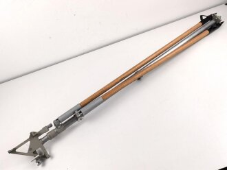 Gestell für ein optisches Gerät der Wehrmacht / Kriegsmarine. Hersteller Carl Zeiss Jena , guter Zustand, Originallack