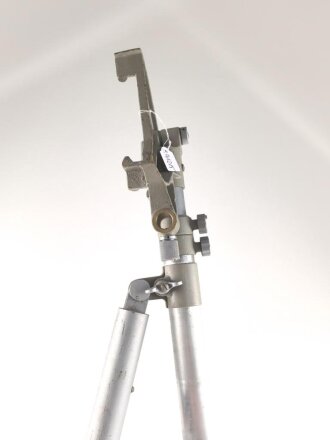 Gestell für ein optisches Gerät der Wehrmacht / Kriegsmarine. Hersteller Carl Zeiss Jena , guter Zustand, Originallack