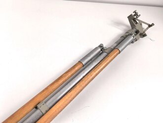 Gestell für ein optisches Gerät der Wehrmacht / Kriegsmarine. Hersteller Carl Zeiss Jena , guter Zustand, Originallack