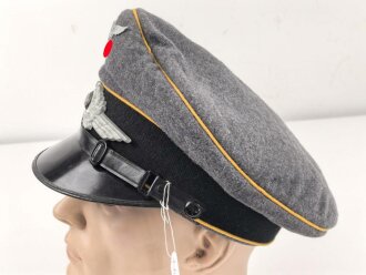 Luftwaffe, Schirmmütze für Mannschaften fliegendes Personal. Getragenes Stück in gutem Zustand, Kopfgrösse 57