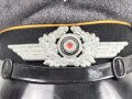 Luftwaffe, Schirmmütze für Mannschaften fliegendes Personal. Getragenes Stück in gutem Zustand, Kopfgrösse 57