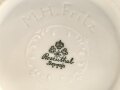 Porzellanmanufaktur Rosenthal, unbeschädigte Figur einen Querflöte spielenden Angehörigen der Hitlerjugend darstellend. Höhe 21cm. Seltenes Stück