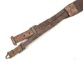 Trageriemen für einen Tornister der Wehrmacht. Ungeschwärzt, Aluminiumbeschläge