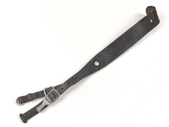 Trageriemen für einen Tornister der Wehrmacht. Datiert 1936, Aluminiumbeschläge