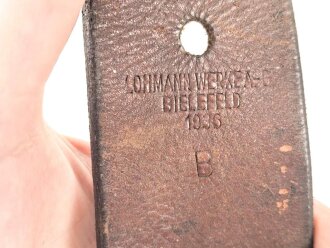 Trageriemen für einen Tornister der Wehrmacht. Datiert 1936, Aluminiumbeschläge