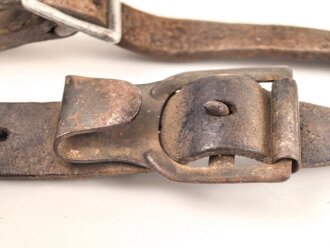 Trageriemen für einen Tornister der Wehrmacht. Datiert 1934, Eisen / Aluminiumbeschläge