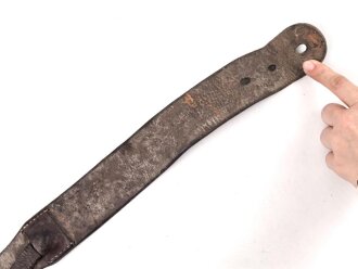 Trageriemen für einen Tornister der Wehrmacht. Datiert 1934, Eisen / Aluminiumbeschläge