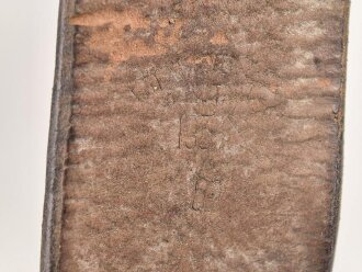 Trageriemen für einen Tornister der Wehrmacht. Datiert 1934, Eisen / Aluminiumbeschläge