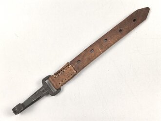 Ersatzteil für einen Rucksack für Gebirgstruppen der Wehrmacht. Ungebrauchtes Stück, ungeschwärzt