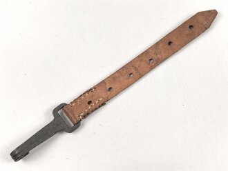 Ersatzteil für einen Rucksack für Gebirgstruppen der Wehrmacht. Ungebrauchtes Stück, ungeschwärzt