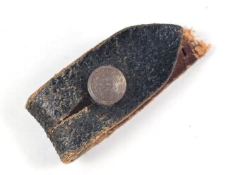 Teil eines Stahlhelm Kinnriemen der Wehrmacht