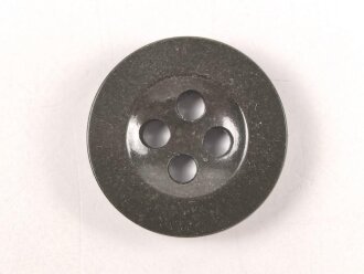 Kunstharzknopf olivgrün, Durchmesser 17 mm. Sie...