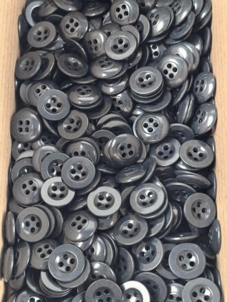 Kunstharzknopf dunkelblau.  Durchmesser 17 mm. Sie erhalten zehn ( 10 ) Stück