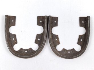 Paar Absatzeisen für Marschstiefel der Wehrmacht. Breite an der offenen Seite außen gemessen 77mm