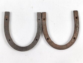 Paar Absatzeisen für Marschstiefel der Wehrmacht. Breite an der offenen Seite außen gemessen 77mm