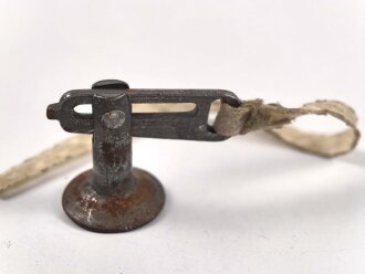 Ersatzteil für einen Tornister der Wehrmacht, Eisen