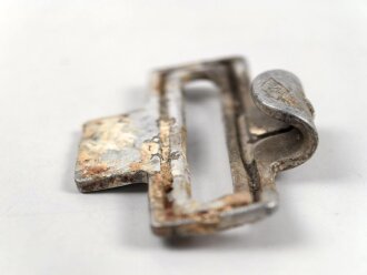 Ersatzteil für einen Koppelriemen für Mannschaften der Wehrmacht. Aluminium , Bodenfund ?