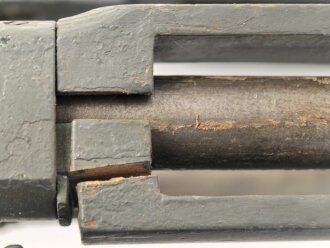Gestell für einen Entfernungsmesser . Guter Gesamtzustand, keine Herstellermarkierung, Originallack ?