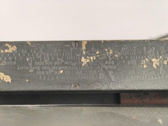 Gestell für einen Entfernungsmesser . Guter Gesamtzustand, keine Herstellermarkierung, Originallack ?