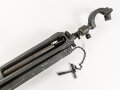 Gestell für einen Entfernungsmesser . Guter Gesamtzustand, keine Herstellermarkierung, Originallack ?