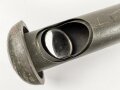 Tschechoslowakei, Grabenoptik Hersteller SRB & STYS Praha, datiert 1938. Gesamtlänge etwa 150cm, überlackiertes Stück. Einfache, aber effektive Bauart, durch einen Stahlseilzug lässt sich der Ausblickspiegel verstellen. Überlackiertes Stück