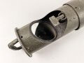 Tschechoslowakei, Grabenoptik Hersteller SRB & STYS Praha, datiert 1938. Gesamtlänge etwa 150cm, überlackiertes Stück. Einfache, aber effektive Bauart, durch einen Stahlseilzug lässt sich der Ausblickspiegel verstellen. Überlackiertes Stück