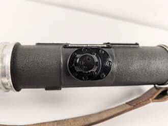 Entfernungsmesser 36 der Wehrmacht, Hersteller fwq 1942. Gute Durchsicht, vermutlich überlackiertes Stück. Gängig, Gummi weich