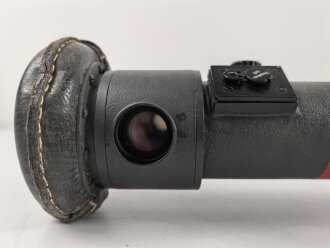 Entfernungsmesser 36 der Wehrmacht, Hersteller fwq 1942. Gute Durchsicht, vermutlich überlackiertes Stück. Gängig, Gummi weich