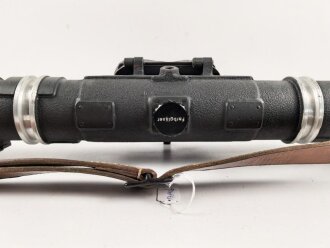 Entfernungsmesser 36 der Wehrmacht, Hersteller fwq 1942. Gute Durchsicht, vermutlich überlackiertes Stück. Gängig, Gummi weich