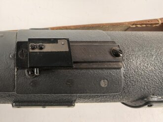 Entfernungsmesser 36 der Wehrmacht, Hersteller fwq 1942. Gute Durchsicht, vermutlich überlackiertes Stück. Gängig, Gummi weich
