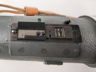 Entfernungsmesser 36 der Wehrmacht, Hersteller fwq 1942. Gute Durchsicht, vermutlich überlackiertes Stück. Gängig, Gummi weich