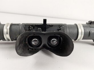 Entfernungsmesser 36 der Wehrmacht, Hersteller fwq 1942. Gute Durchsicht, vermutlich überlackiertes Stück. Gängig, Gummi weich