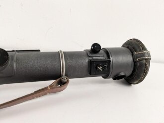 Entfernungsmesser 36 der Wehrmacht, Hersteller fwq 1942. Gute Durchsicht, vermutlich überlackiertes Stück. Gängig, Gummi weich