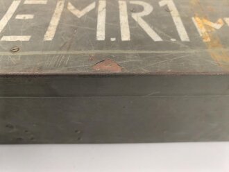 Transportkasten zum Entfernungsmesser 36 der Wehrmacht, Hersteller cxn, aussen überlackiertes Stück. Innen Originallack und sehr guter Inneneinteilung