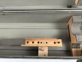 Transportkasten zum Entfernungsmesser 36 der Wehrmacht, Hersteller cxn, aussen überlackiertes Stück. Innen Originallack und sehr guter Inneneinteilung