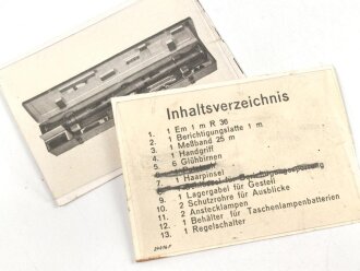 Inhaltsverzeichnis für den Transportkasten zum  Entfernungsmesser 36 der Wehrmacht. Guter Zustand, samt der beiden Kunststoff"scheiben"