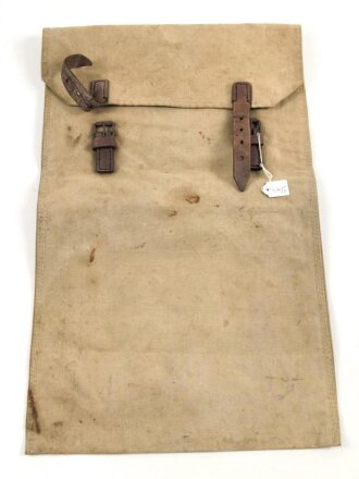Aufbewahrungstasche Wehrmacht. Maße 29 x 49cm, Hersteller und 1941 gestempelt, ungereinigt