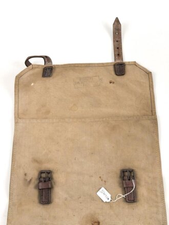 Aufbewahrungstasche Wehrmacht. Maße 29 x 49cm, Hersteller und 1941 gestempelt, ungereinigt