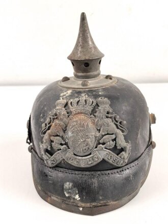 Bayern 1.Weltkrieg, feldgraue Pickelhaube für Mannschaften. Ungereinigter Fundzustand, datiert 1916