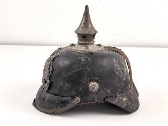 Bayern 1.Weltkrieg, feldgraue Pickelhaube für Mannschaften. Ungereinigter Fundzustand, datiert 1916