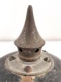 Bayern 1.Weltkrieg, feldgraue Pickelhaube für Mannschaften. Ungereinigter Fundzustand, datiert 1916