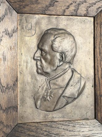 Kaiserreich, gerahmtes Metallrelief darstellend Generalfeldmarschall von Moltke. Maße des Rahmen 24,5 x 29cm