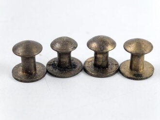 Vier Messingnieten, Durchmesser 11/13mm, sicherlich keine Deutsche Fertigung