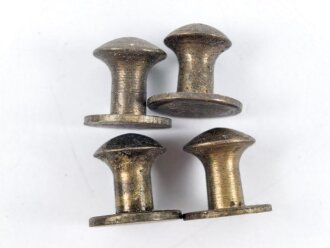 Vier Messingnieten, Durchmesser 11/13mm, sicherlich keine Deutsche Fertigung